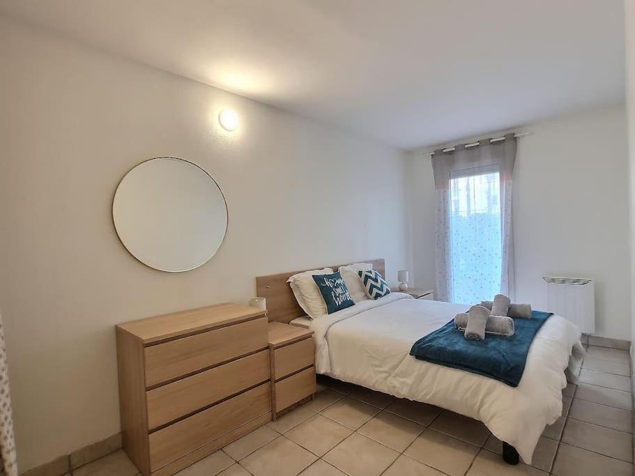 Le Cosy Wiener *Paris*Gare A 300 M*Disneyland* Champs-Sur-Marne Bagian luar foto