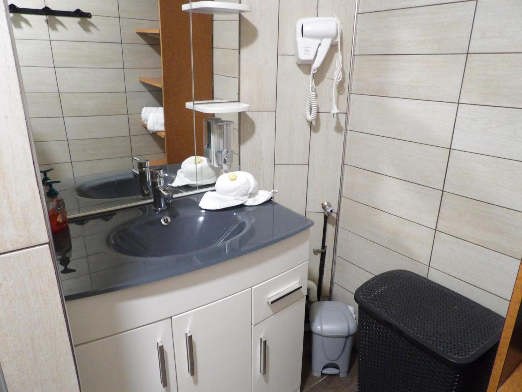 Le Cosy Wiener *Paris*Gare A 300 M*Disneyland* Champs-Sur-Marne Bagian luar foto